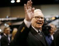 Buffett acordă principalilor locotenenţi bonusuri care rivalizează cu salariile de pe Wall Street 
