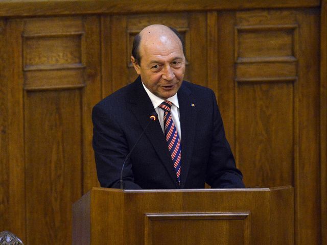 Băsescu: Împreună cu premierul am stabilit urmarea fără nicio abatere a procedurii din lege