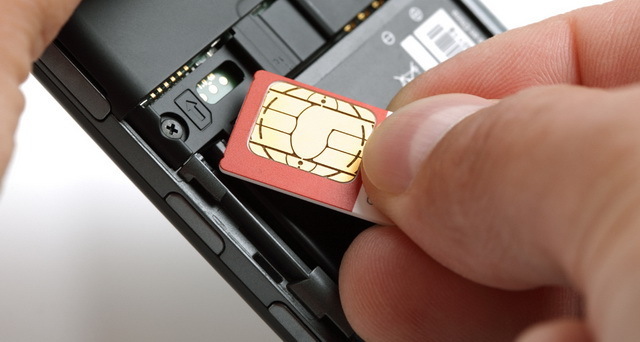 CE vrea să elimine tarifele de roaming începând cu 1 iulie 2014