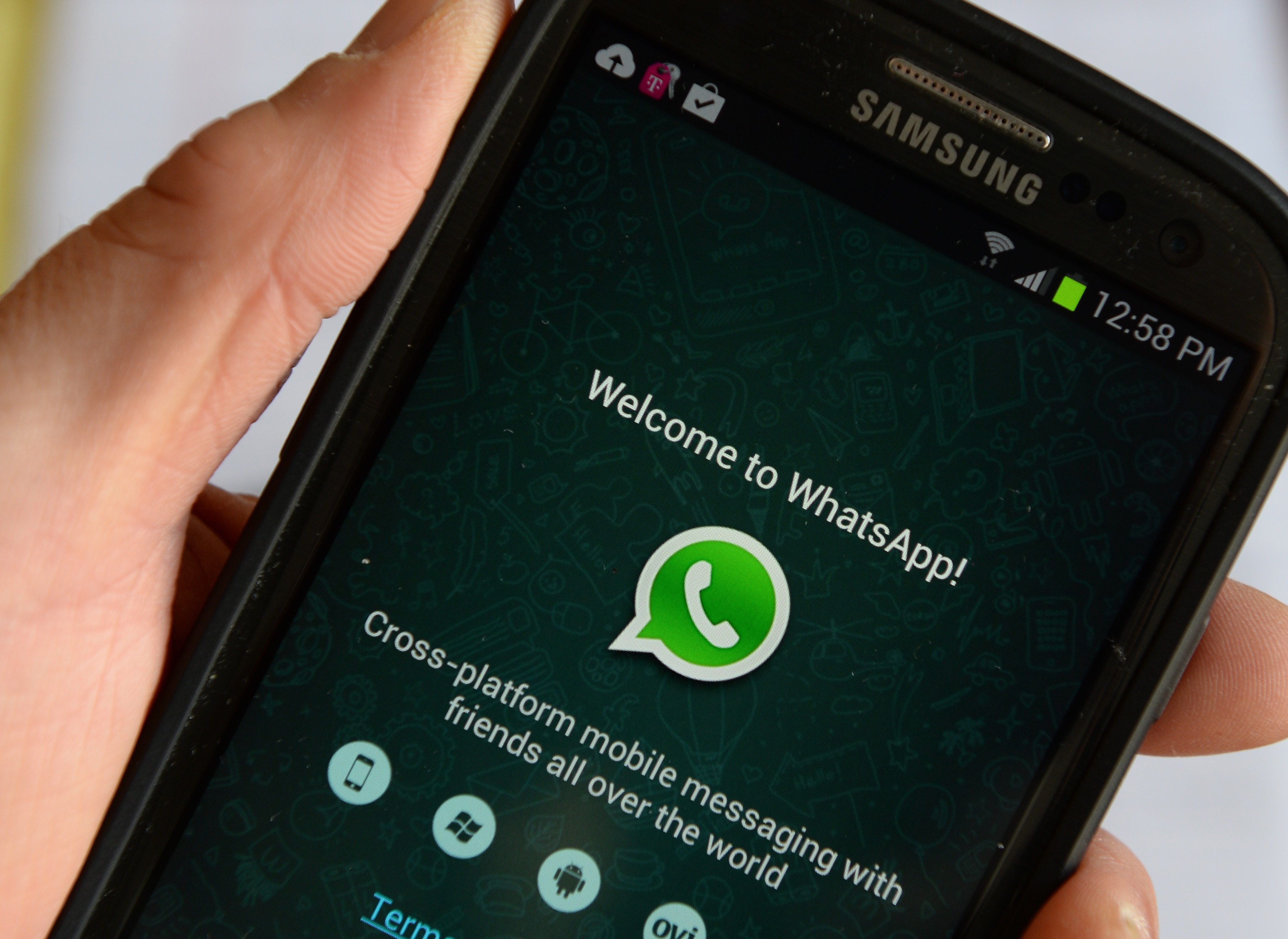 Consultanţii în securitate au descoperit o breşă care permite accesarea mesajelor WhatsApp