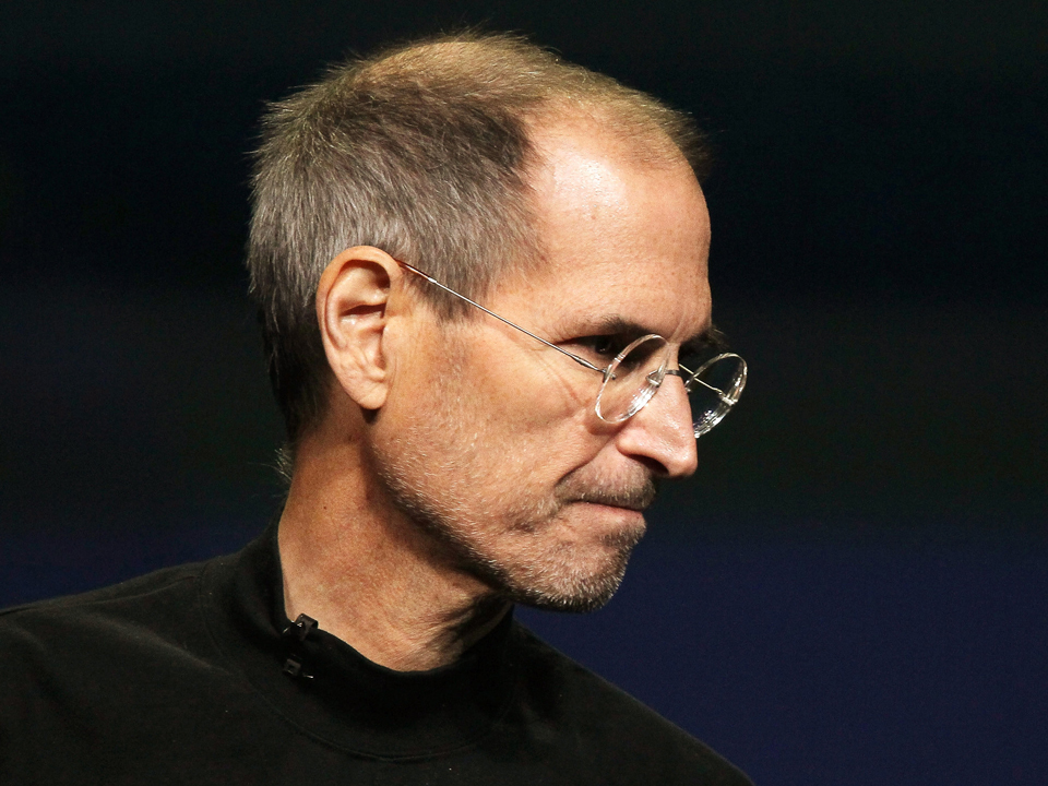 Măcinat de boală, Steve Jobs, cel care a schimbat o întreagă generaţie şi a creat legiuni de fani ai Apple, a pus punct unei cariere fabuloase