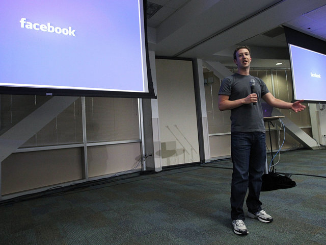 Facebook ţinteşte o evaluare pe bursă de 100 mld. $ în luna mai