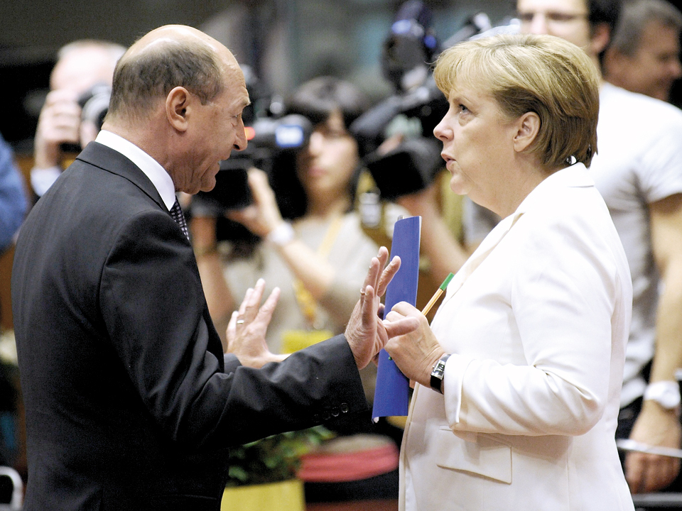 Băsescu merge pe mâna Parisului şi a Berlinului la summitul UE
