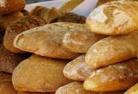Pâinea din România este plină de E-uri. Lista celor mai periculoşi aditivi alimentari  