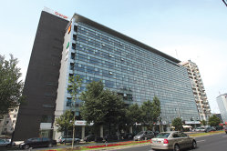 Imobilul de birouri Europe House din Capitala, situat langa statia de metrou Piata Victoriei, a fost achizitionat in 2003 pentru 30 mil. dolari (26 mil. euro)