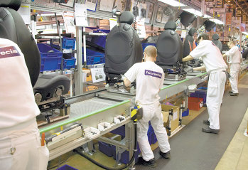Producatorii de componente auto au investit sute de milioane de euro in fabricile din Romania, fiind atrasi in special de forta de munca bine pregatita si mult mai ieftina decat in vestul Europei