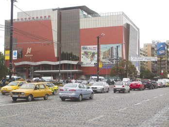 Fondul de investitii Equest a platit in martie 2006 aproape 35 de milioane de euro pe Moldova Mall. Acum proiectul mai valoreaza 26,5 milioane de euro