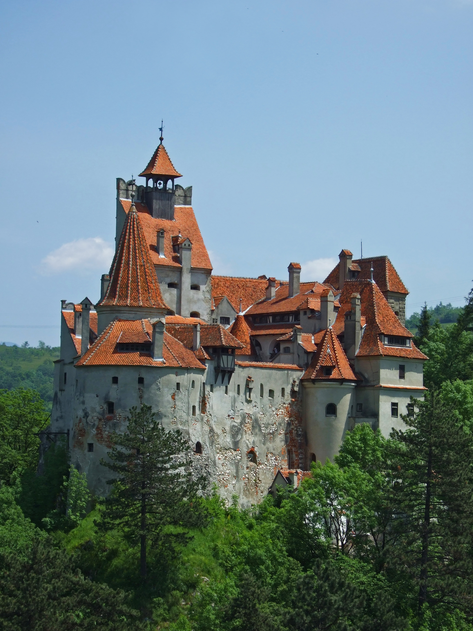 easy to be hurt courtesy Mediator Ce încasări au castelele din România: turiştii lasă mai puţin de 2 mil.  euro la Bran,