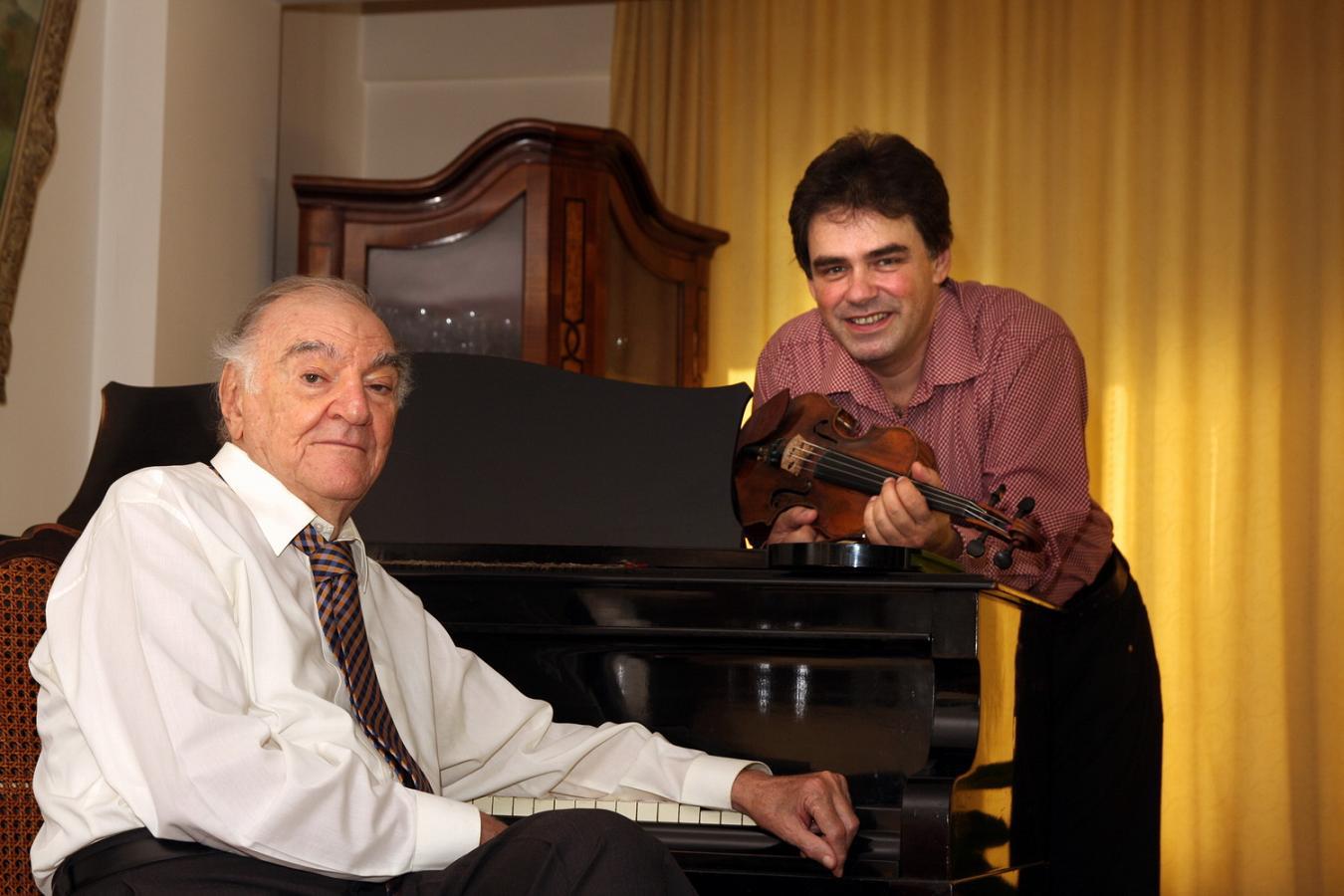 Valentin Gheorghiu va inaugura noul pian Steinway al Sălii Radio/ de Ziarul de duminică
