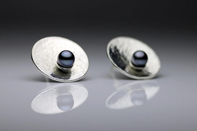 Cercei Pearl Drop 5, argint cu perilă neagră de cultură, www.contemporia.ro, 240 lei