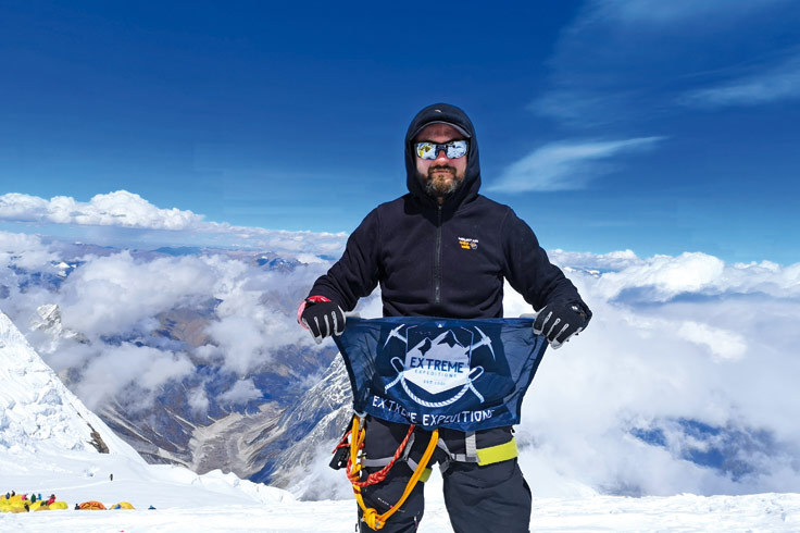 Cum a devenit un român cel mai "înalt" om din lume iar acum are propriul business cu expediţii montane: Visam din copilărie să ajung pe vârful unui munte de peste 8.000 de metri