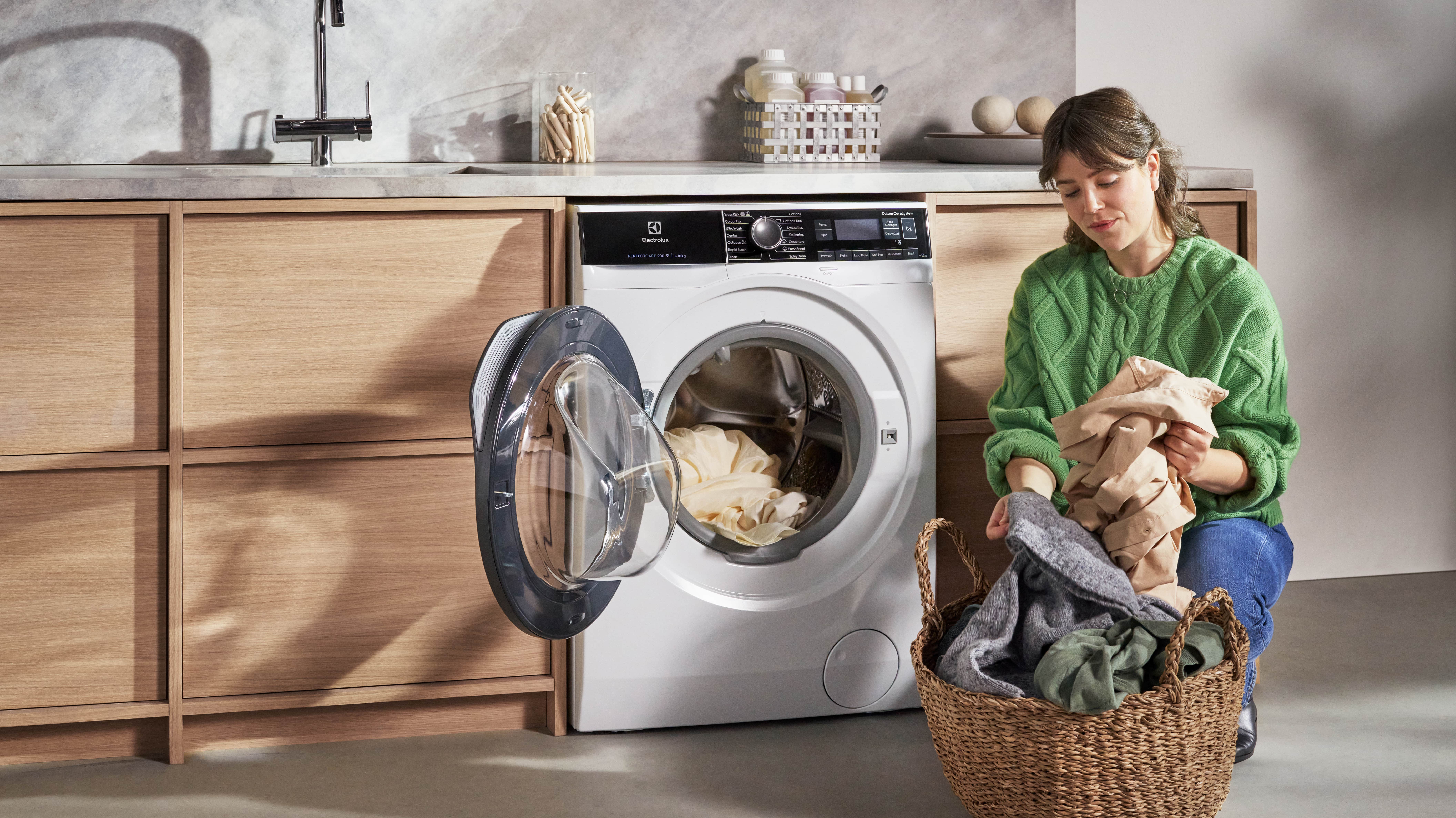 (P) Eficienţă şi performanţă în spălarea şi uscarea hainelor cu maşina de spălat cu uscător de rufe