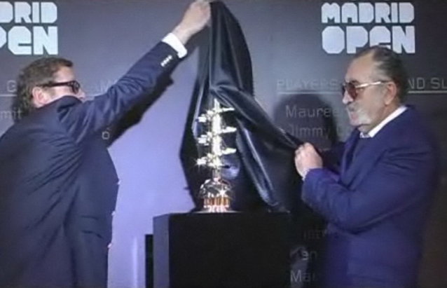 Ion Ţiriac a prezentat noul trofeu al turneului de la Madrid, făcut din aur şi diamante
