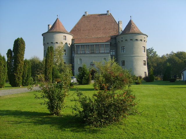 Cum arată Castelul Cetatea de Baltă al Jidvei, locul unde familia Necşulescu poate ţine piept rivalilor din Franţa – GALERIE FOTO