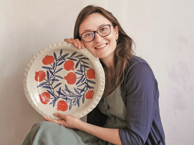 Un sfat bun primit la şcoală a ajutat-o să devină antreprenoare: Care este povestea atelierului Decartis şi a unora dintre cele mai frumoase obiecte de ceramică făcute în România