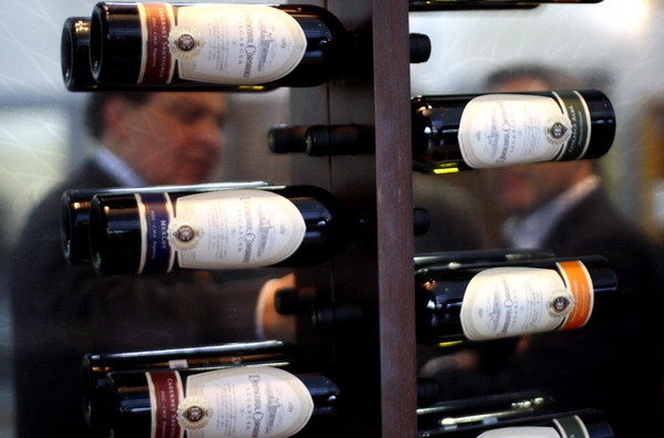 Comorile din pivniţele oamenilor de afaceri: sticlele de vin de colecţie, evaluate la sute de mii de euro