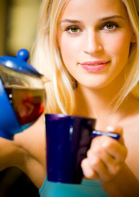 Ceaiul îmbuteliat nu este benefic. Antioxidanţii promişi în reclame lipsesc cu desăvârşire. 20 de sticle echivalează cu o ceaşcă de ceai natural