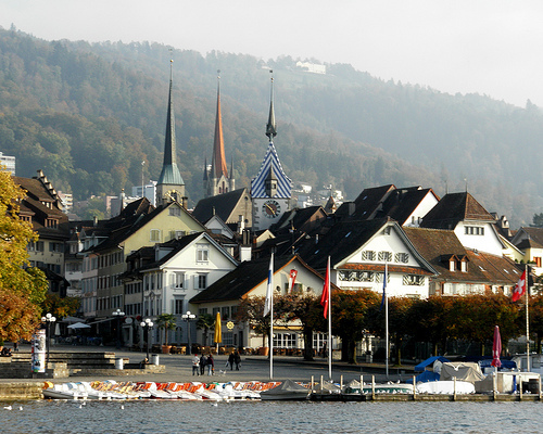 Zug, locul unde se câştigă 240 de euro pe zi. Cum atrage un orăşel elveţian cu 26.000 de locuitori câte 1.000 de noi companii pe an   