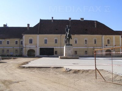 Palatul Principilor din Alba Iulia se degradează din cauza "orgoliilor politice"