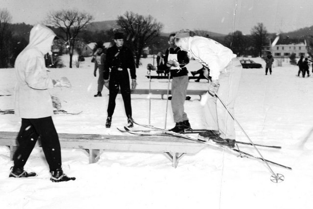În imagini: 120 de ani din istoria schiului. Vezi ce echipament de schi se purta