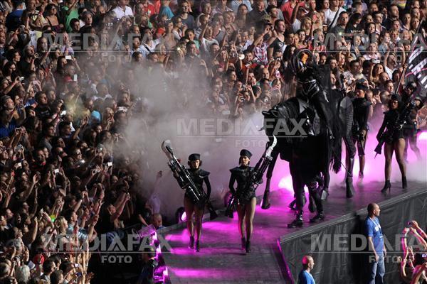 Concertul Lady Gaga de la Bucureşti: show gotic incendiar în faţa a circa 35.000 de persoane