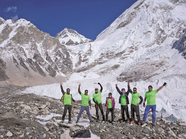 Cum construieşti un business pentru exploratorii de toate vârstele: „Am străbătut crestele Mont Blancului cu un turist de numai 10 ani, dar am urcat şi la Everest Base Camp cu unul de 74 ani“