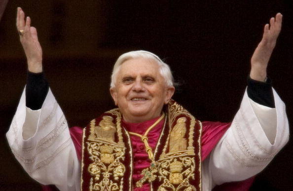 Fericiţi cei cu bani: Vizita papei în Marea Britanie, la preţ de concert