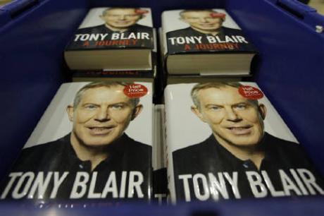 Memoriile lui Tony Blair se vând ca pâinea caldă