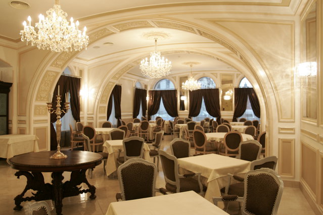 Prima ofertă de Revelion 2012 la cinci stele: 170 de euro pentru petrecerea la Grand Hotel Continental