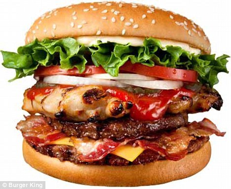 Burger King a lansat o nouă bombă calorică: sandvişul care are 1160 de calorii
