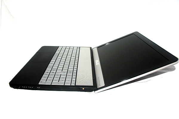 Asus N55SF - Laptopul meloman