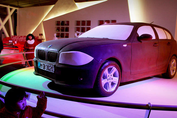 BMW seria 1 – Delicioasa maşină a fost una dintre cele mai mari tentaţii culinare din 2010 de la evenimentul World Chocolate Wonderland din Beijing.