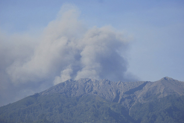 Imaginea articolului Vulcanul Agung din insula Bali a ERUPT. Avertizare de călătorie pentru Indonezia, emisă de autorităţile române