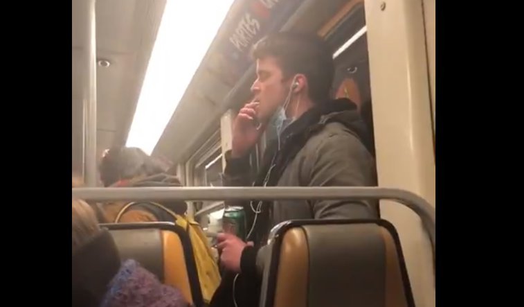 Imaginea articolului Gestul extrem făcut de un bărbat într-un metrou din Bruxelles a devenit viral pe reţelele de socializare. Care a fost reacţia autorităţilor | VIDEO
