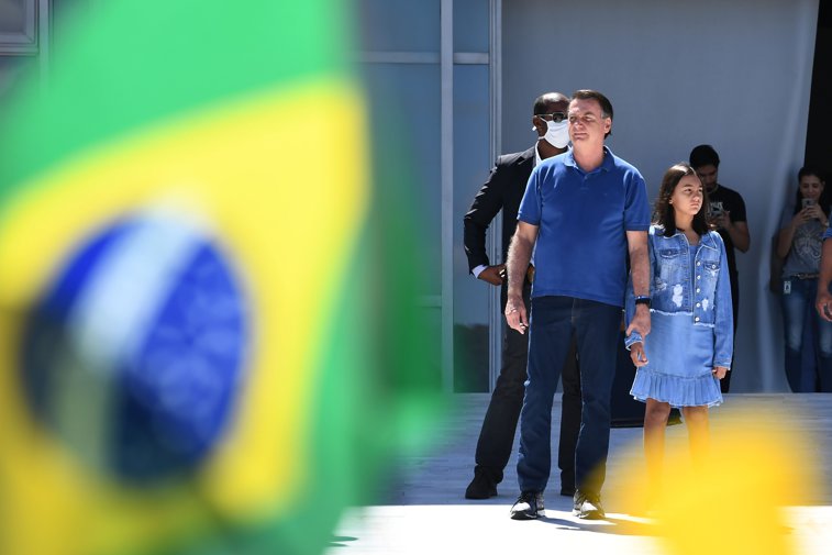 Imaginea articolului VIDEO Preşedintele Braziliei sfidează pericolul noului coronavirus. Discurs în faţa a zeci de mii de oameni împotriva măsurilor de izolare
