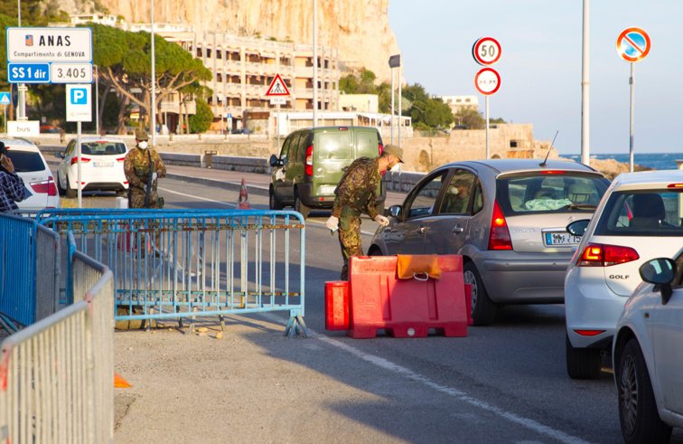 Imaginea articolului Franţa a anunţat va ţine graniţele închise până pe 15 iunie: „Nu se va schimba prea curând"