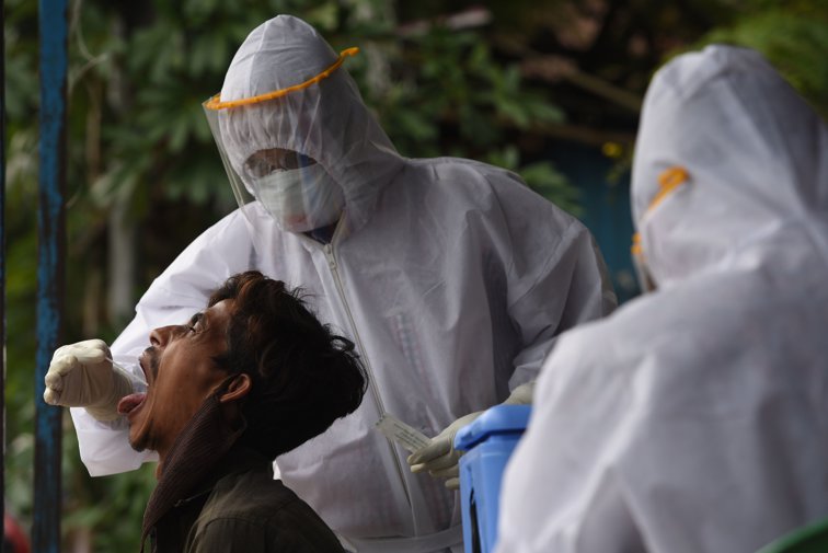 Imaginea articolului Un muncitor a infectat 533 de persoane cu noul coronavirus. Anunţul oficial al preşedintelui unui stat african