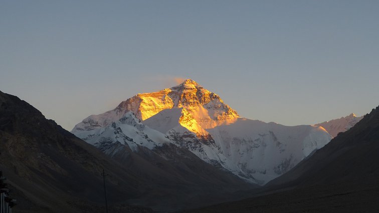 Imaginea articolului Care este adevărata altitudine a Muntelui Everest. Înălţimea exactă este un subiect de dezbatere de câteva decenii