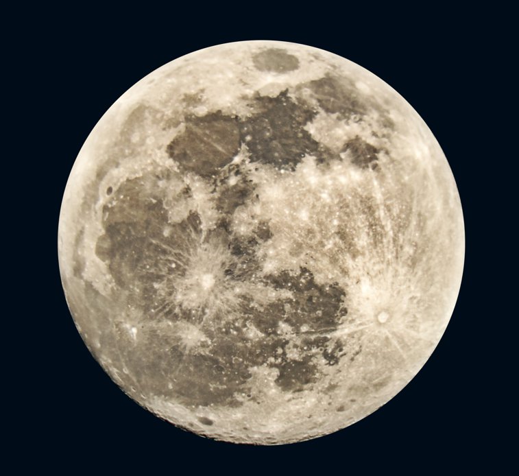 Imaginea articolului Descoperire istorică a NASA pe Lună: Apa este prezentă pe suprafaţa luminată de soare a satelitului Pământului, nu doar la poli