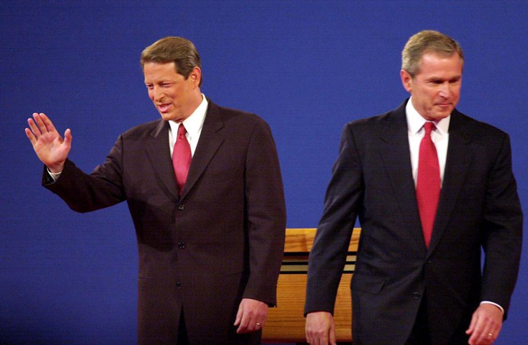 Imaginea articolului Alegeri SUA, 3 noiembrie 2020. Istoria se poate repeta. Al Gore vs. George W. Bush, Florida 2000