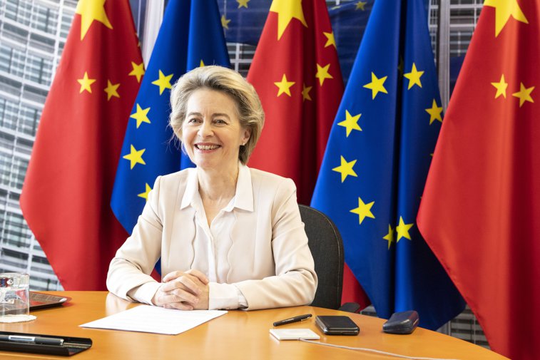 Imaginea articolului Ce conţine acordul bilateral dintre UE şi China: Europenii nu mai sunt obligaţi să facă parteneriate cu chinezi. China deschide mai multe sectoare