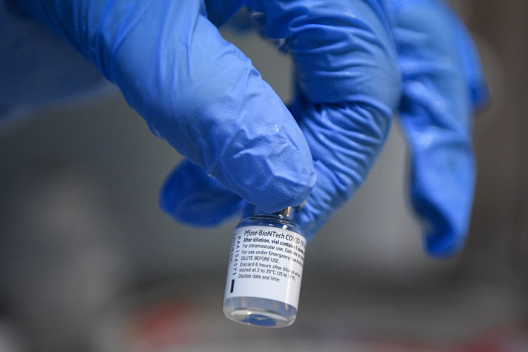 Imaginea articolului Pfizer creşte numărul de doze de vaccin pe flacon 