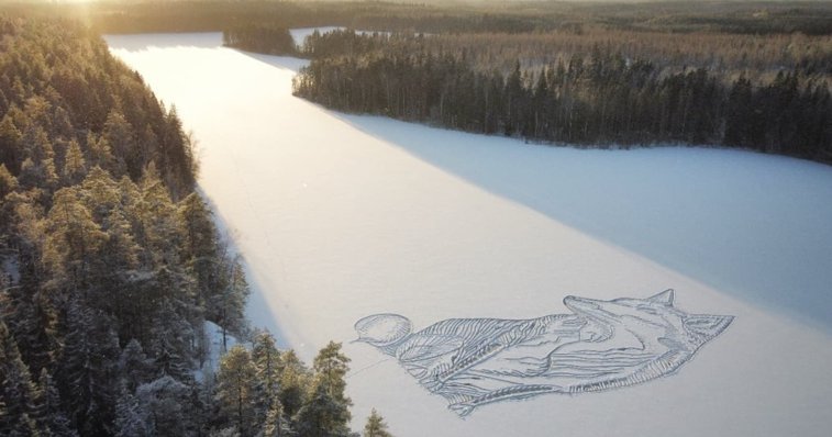 Imaginea articolului Spectaculos. Un arhitect a folosit un lac îngheţat ca "pânză" pentru arta sa
