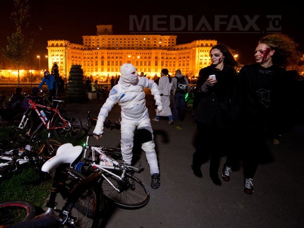 Imaginea articolului Peste 1.500 de americani şi canadieni au ajuns de Halloween în România