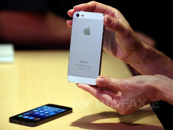 Imaginea articolului Wall Street Journal: Apple va lansa în acest an două iPhone-uri cu ecrane mai mari
