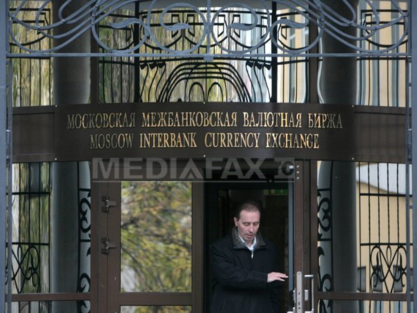 Imaginea articolului Finanţare mai scumpă şi retrageri de depozite la băncile din Rusia, în contextul crizei din Ucraina