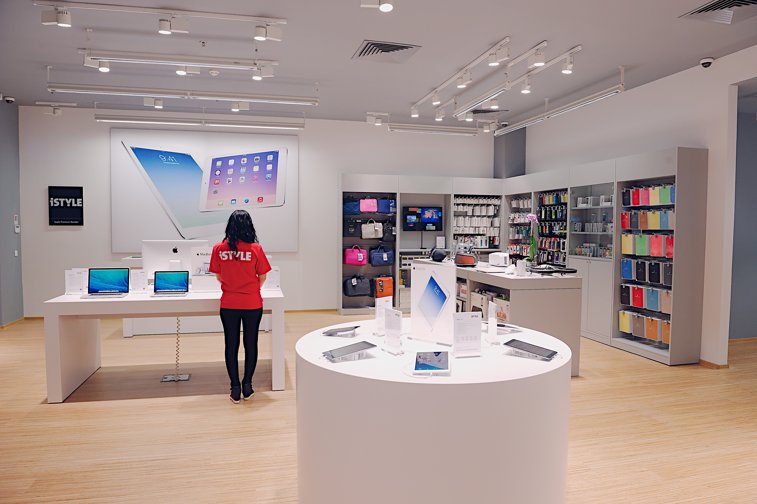 Imaginea articolului Reţeaua iStyle a inaugurat un nou magazin Apple, la Cluj, după o investiţie de aproape 200.000 euro - FOTO