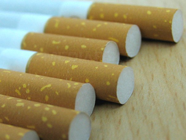 Imaginea articolului Vânzările de ţigarete de contrabandă au crescut cu 15%, iar vânzările legale au scăzut. Statul a pierdut 311 milioane de euro