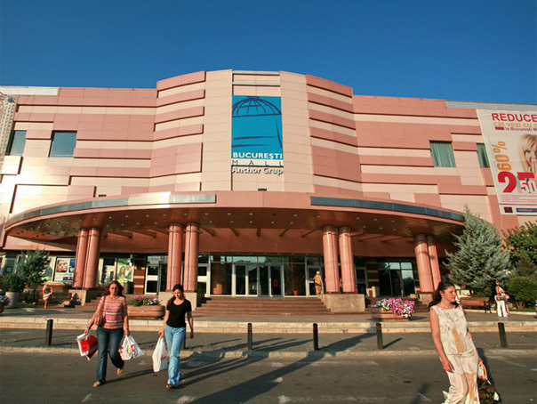Imaginea articolului Vânzările din mall-urile din Bucureşti, mai mari cu până la 2.000 euro/mp faţă de cele din alte oraşe