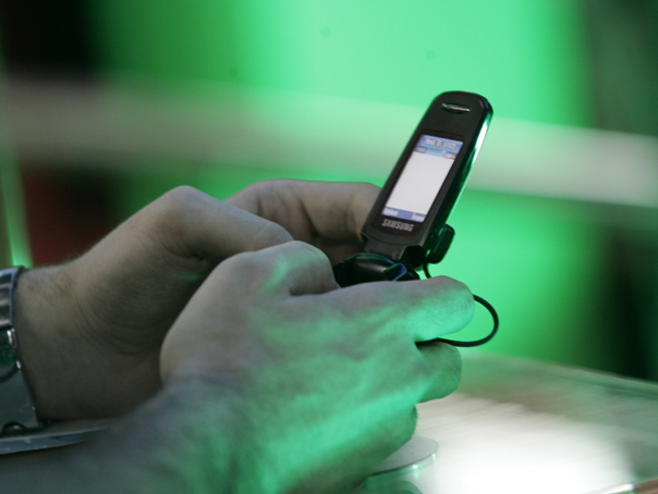 Imaginea articolului România va putea testa într-un laborator nivelul radiaţiilor emise de telefoanele mobile